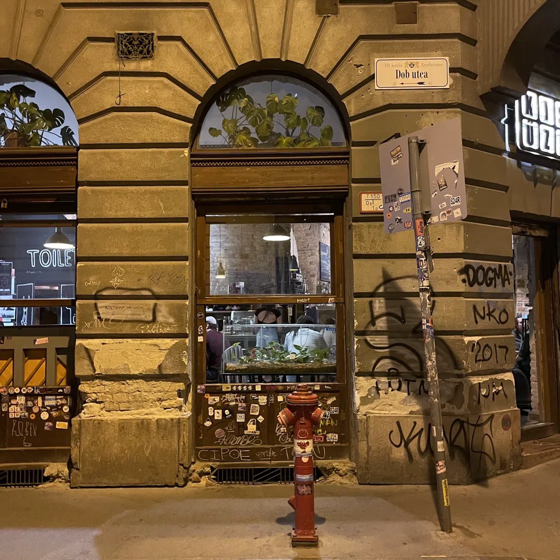 Kisüzem, Budapest