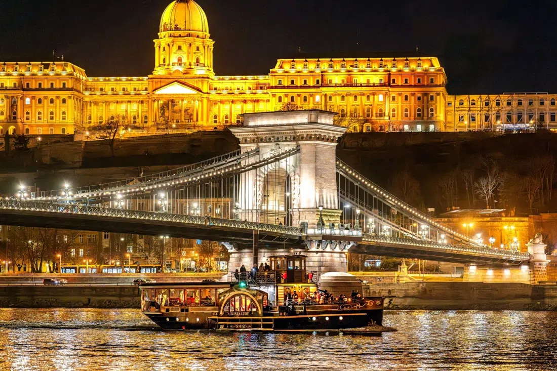 Duna Cruises, Budapest