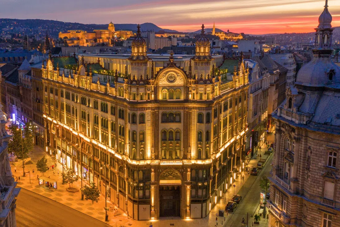 Párisi Udvar (Parisi Udvar Hotel arcade), Budapest
