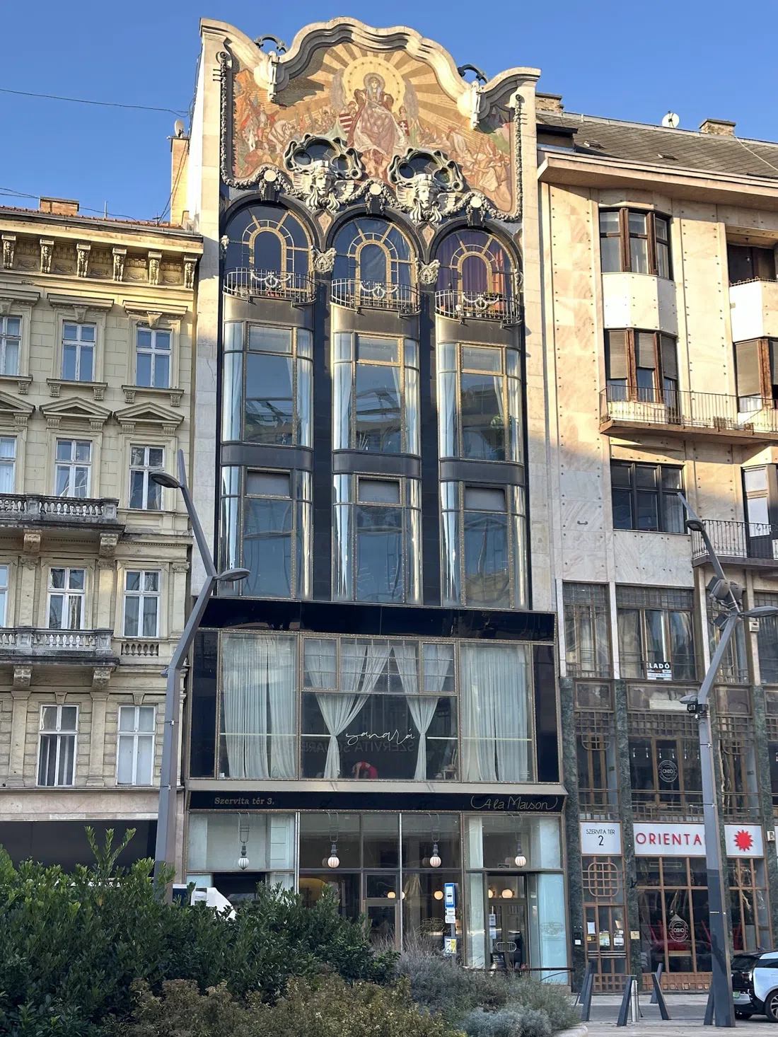 Rózsavölgyi House (Szervita tér, former Török Bank House), Budapest