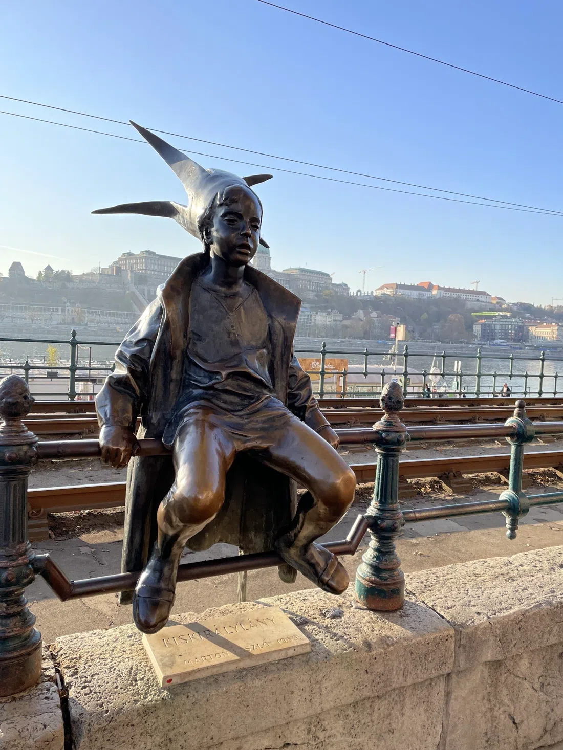 Danube Promenade (Dunakorzó) and the Little Princess statue, Budapest