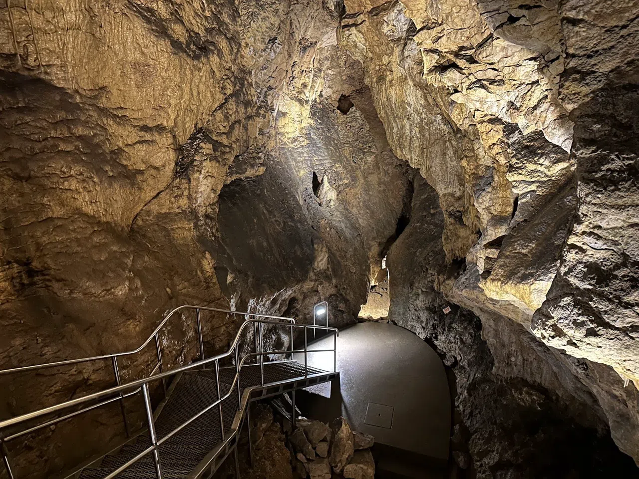 Budapests undergrund: Grottevandring i byens termiske kalksten