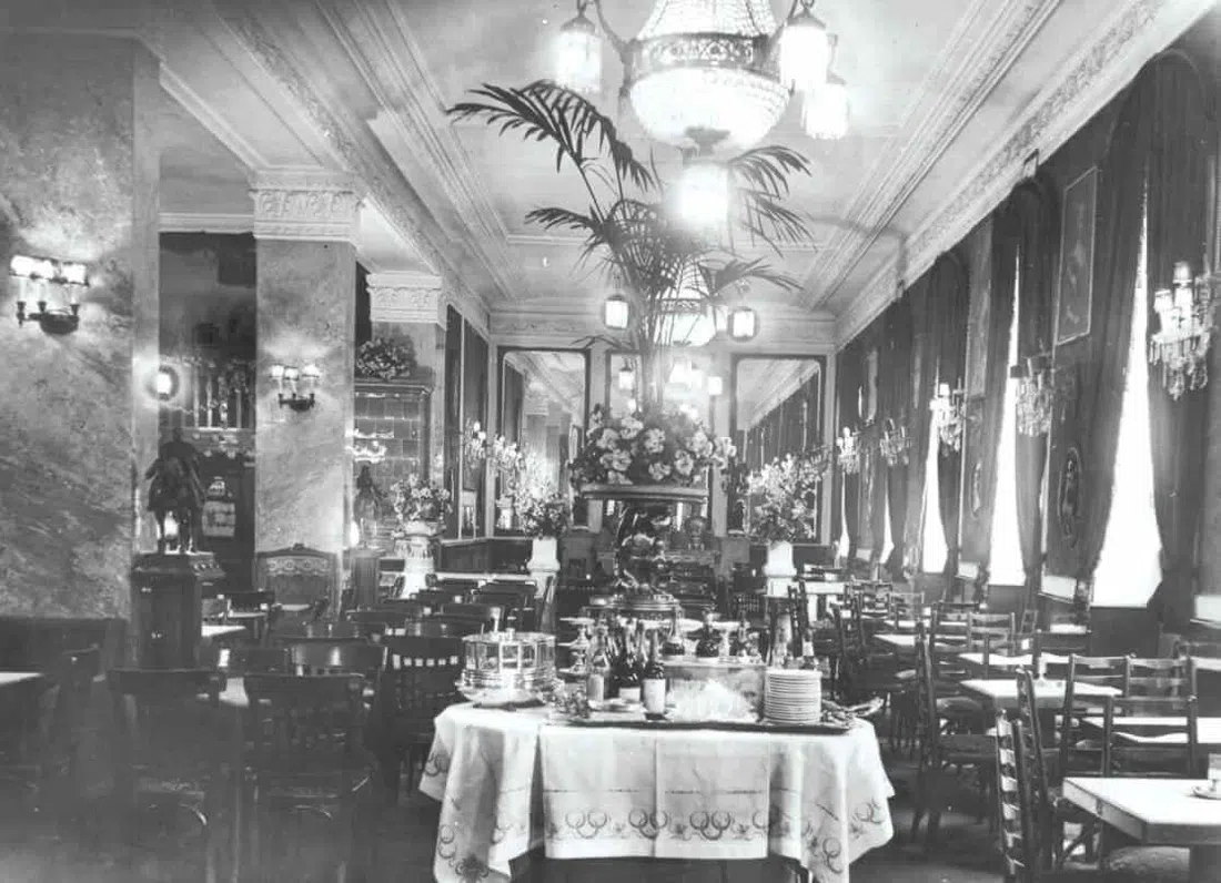 Auguszt Cukrászda (Belváros), Budapest