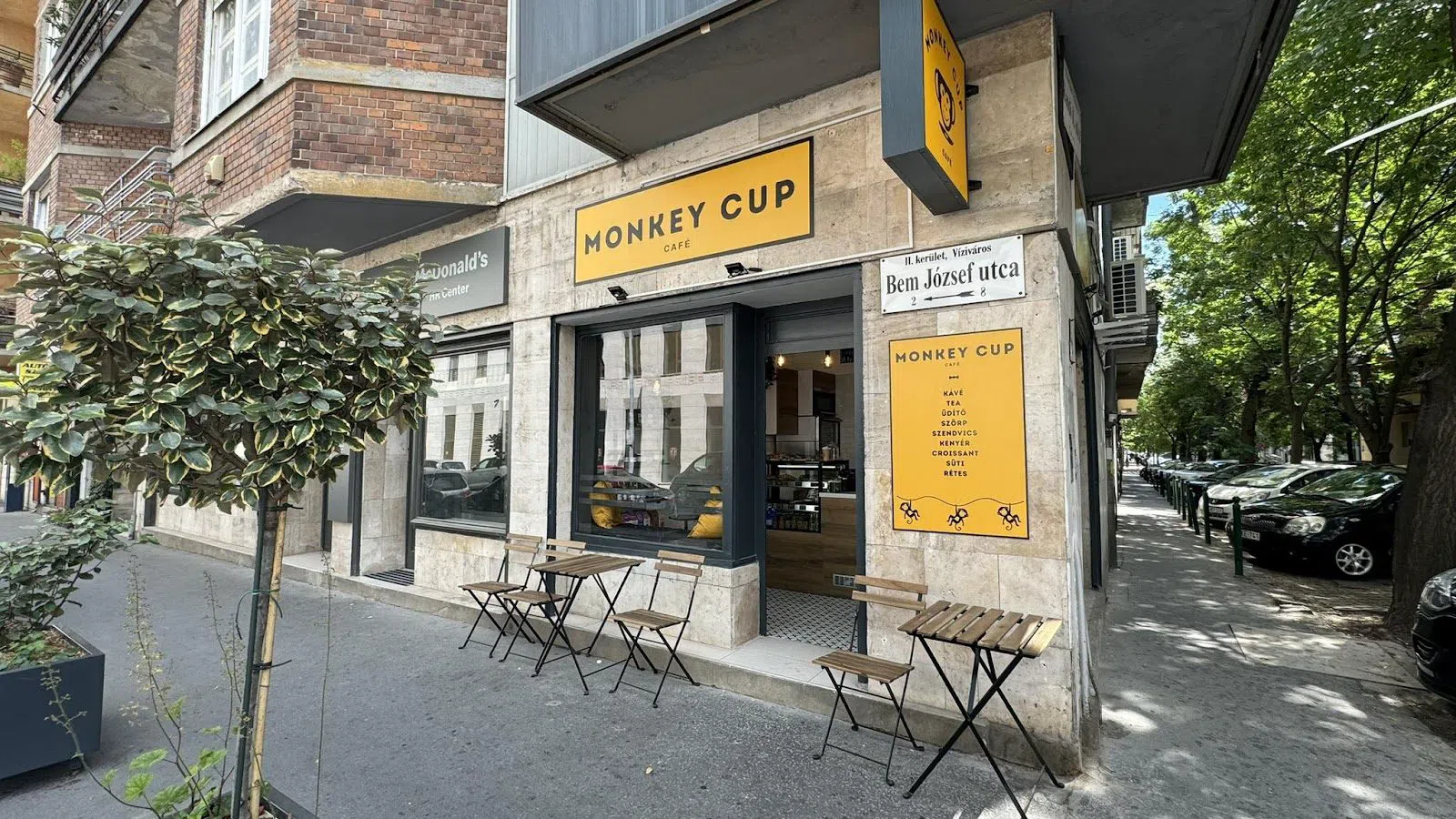 Monkeys Cafe & Bar, Boedapest